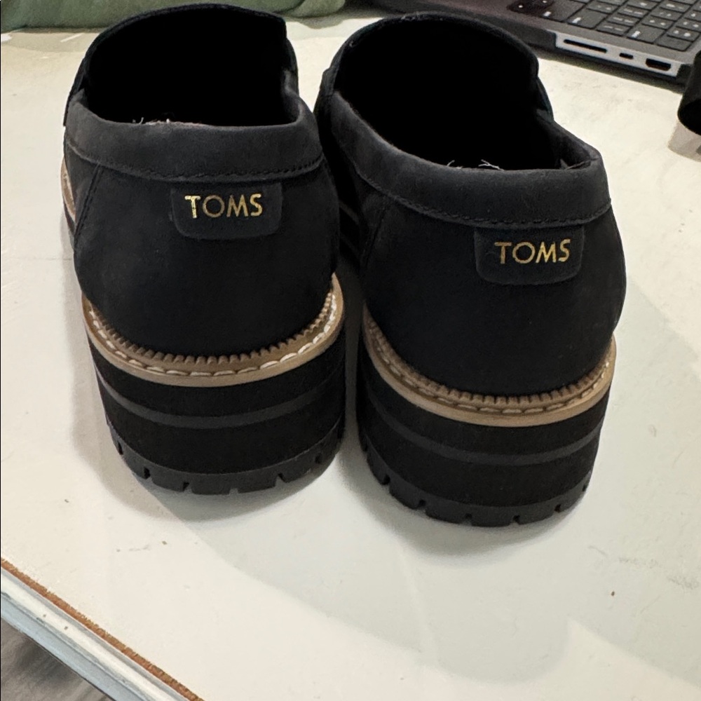 TOMS Cara Loafers Wide Width - Picture 4 of 7